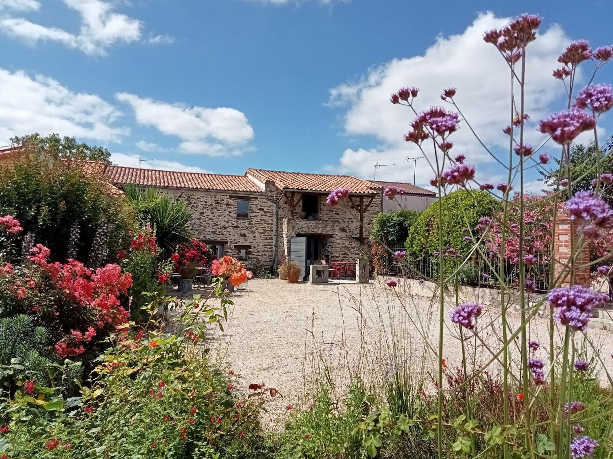 Gite De Charme Avec Velos Dans Un Village Viticole Proche Clisson Et Puy Du Fou - Fr-1-306-818 Monnieres  Экстерьер фото